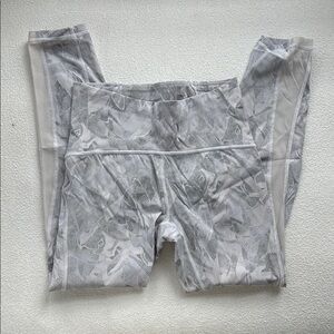Lululemon leggings size 6